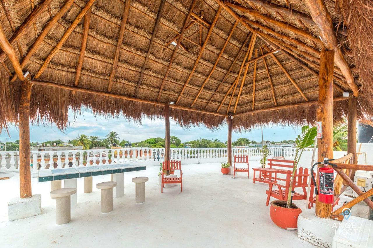 Malecon Beach House In Progreso 1 Block From Beach Exterior photo
