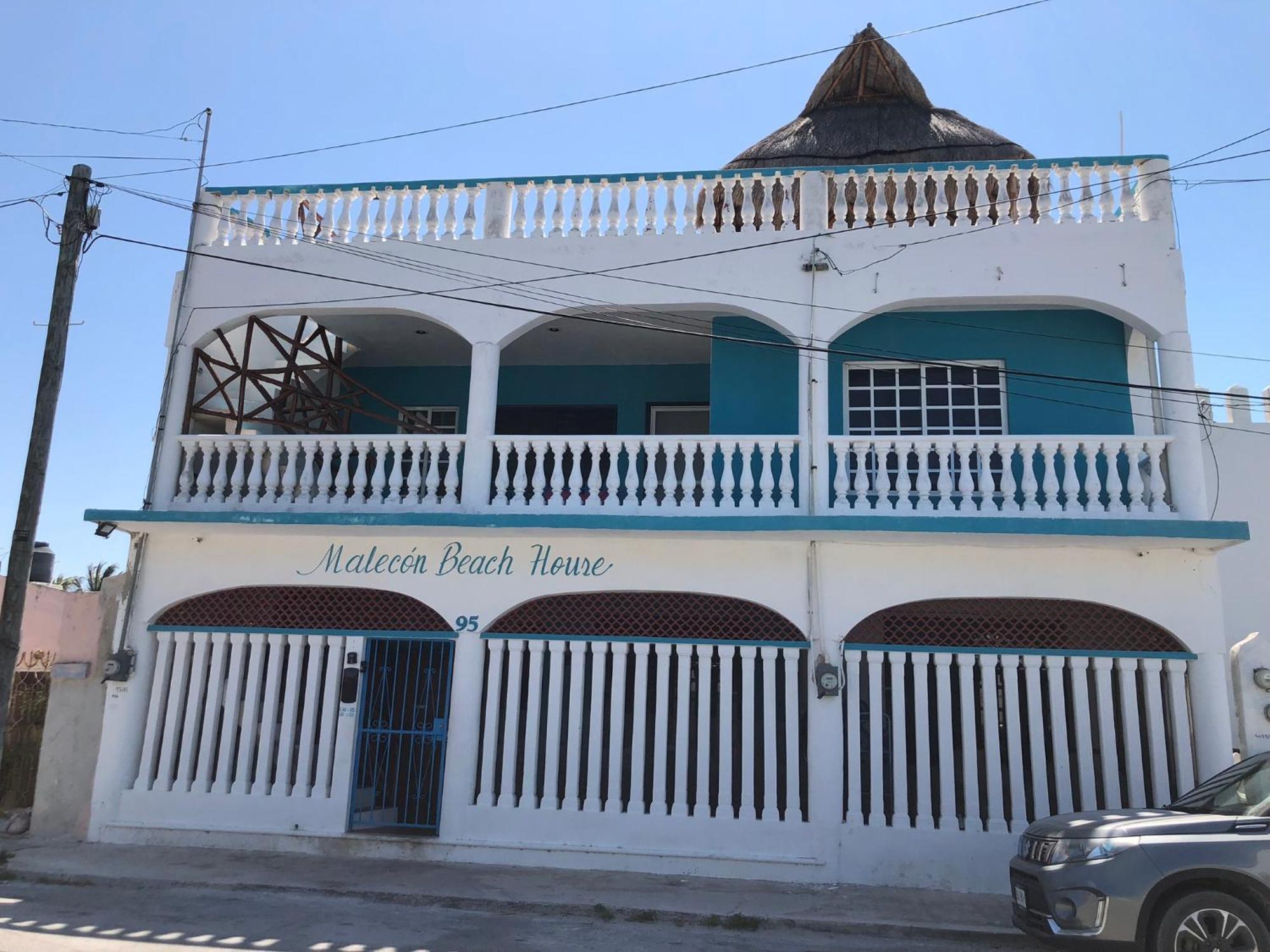 Malecon Beach House In Progreso 1 Block From Beach Exterior photo